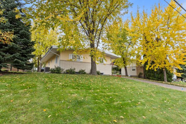 3212 33rd Avenue NE, Saint Anthony, MN 55418