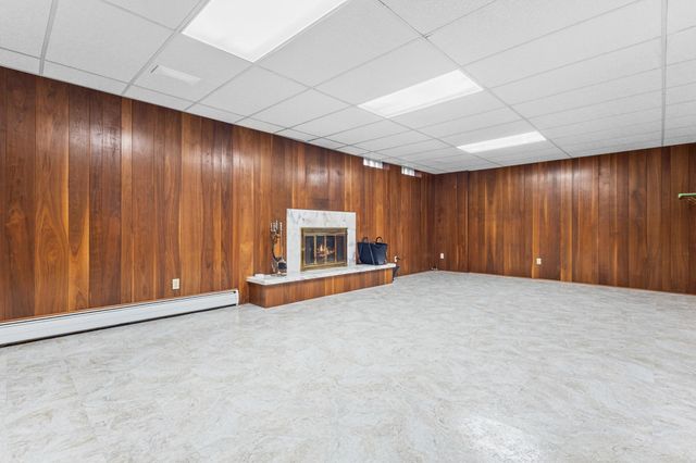 3212 33rd Avenue NE, Saint Anthony, MN 55418