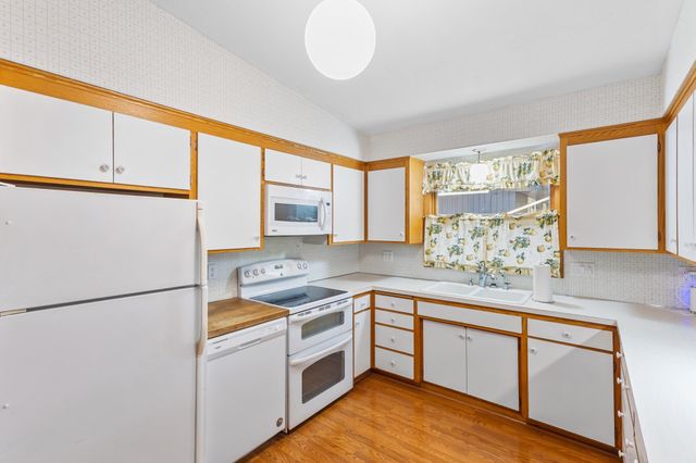 3212 33rd Avenue NE, Saint Anthony, MN 55418