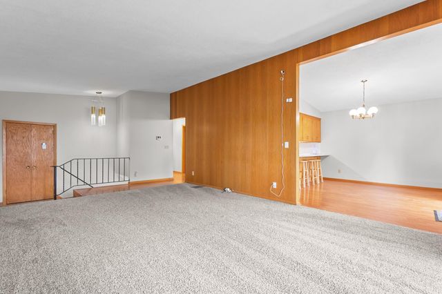 3212 33rd Avenue NE, Saint Anthony, MN 55418