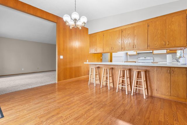 3212 33rd Avenue NE, Saint Anthony, MN 55418