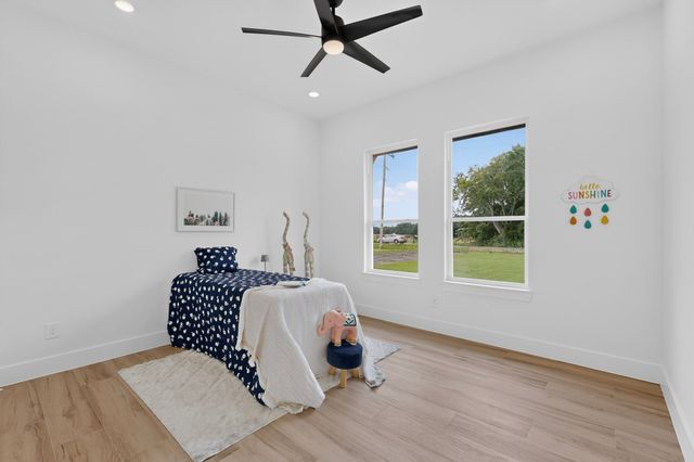 176 County Road 4615, Wolfe City, TX 75496