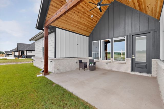 176 County Road 4615, Wolfe City, TX 75496