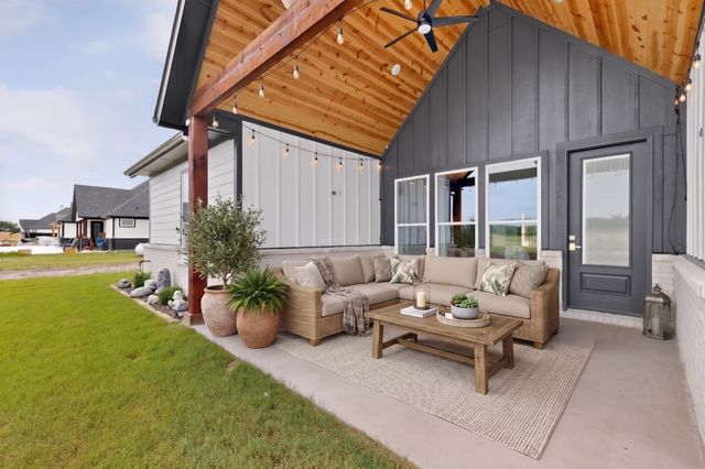 176 County Road 4615, Wolfe City, TX 75496