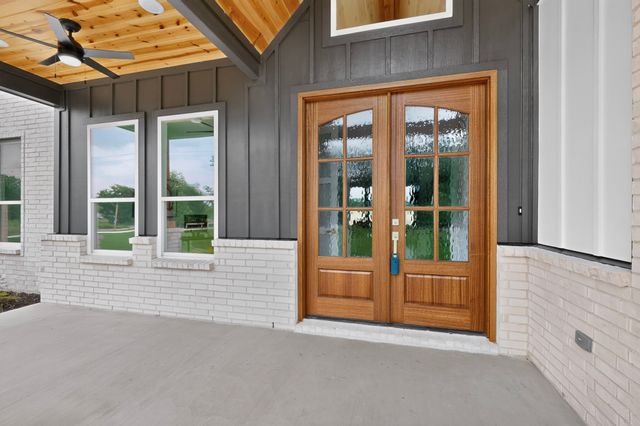 176 County Road 4615, Wolfe City, TX 75496