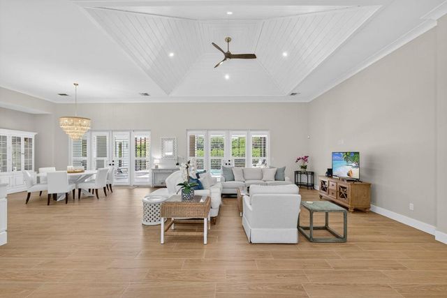 7748 SE Manhasset Place, Hobe Sound, FL 33455