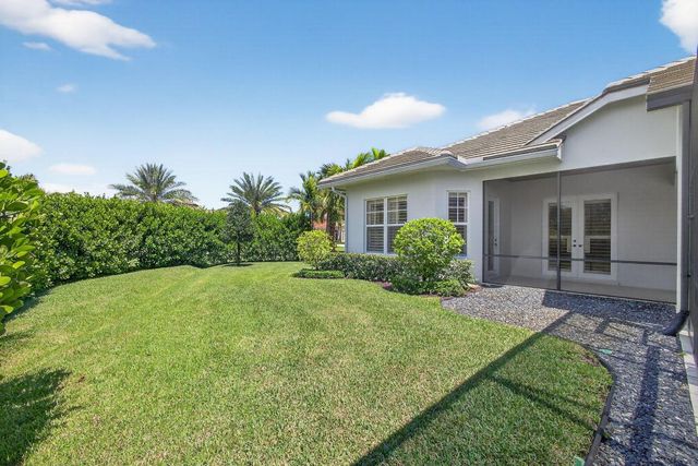 7748 SE Manhasset Place, Hobe Sound, FL 33455