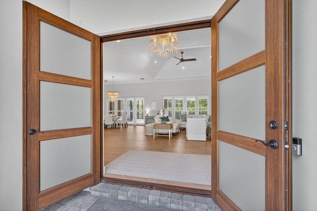 7748 SE Manhasset Place, Hobe Sound, FL 33455