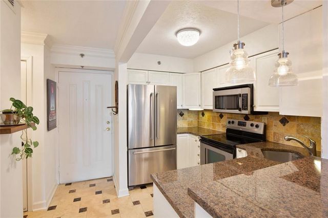 2870 Pharr Court South NW 2403, Atlanta, GA 30305