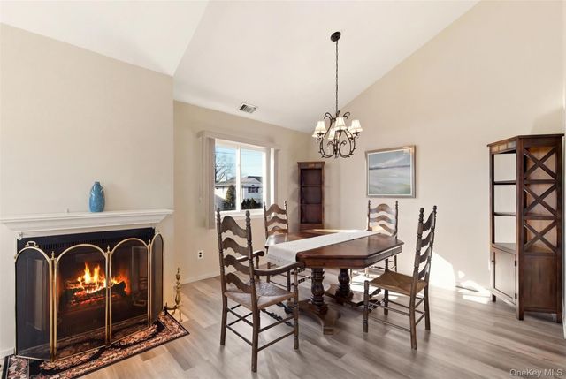 11 Balsam Court 11, Wantagh, NY 11793