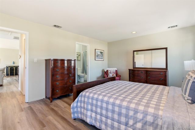 11 Balsam Court 11, Wantagh, NY 11793