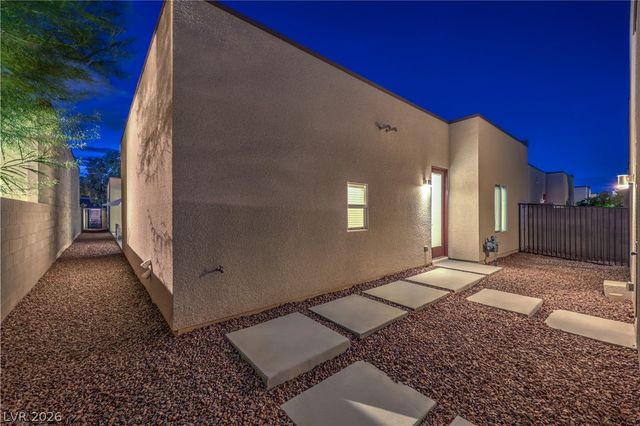 1327 South 8th Street, Las Vegas, NV 89104