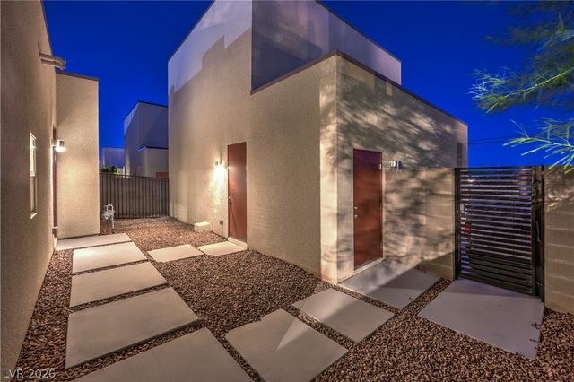1327 South 8th Street, Las Vegas, NV 89104
