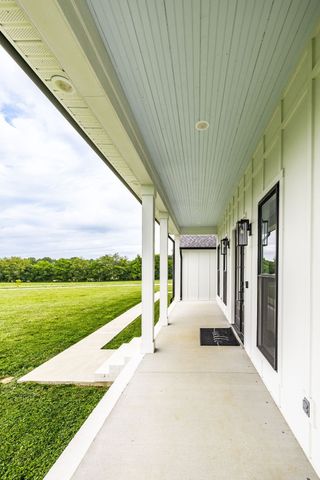 1031 Kennedy Ln, Cottontown, TN 37048