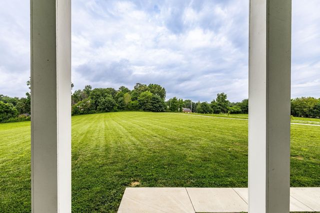 1031 Kennedy Ln, Cottontown, TN 37048