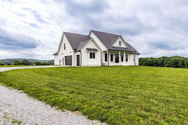 1031 Kennedy Ln, Cottontown, TN 37048