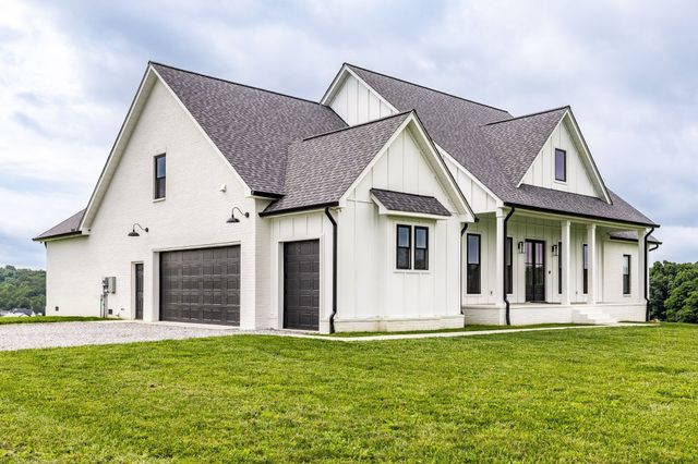 1031 Kennedy Ln, Cottontown, TN 37048