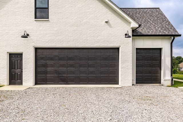 1031 Kennedy Ln, Cottontown, TN 37048