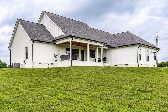 1031 Kennedy Ln, Cottontown, TN 37048