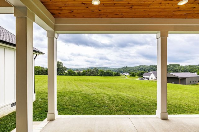 1031 Kennedy Ln, Cottontown, TN 37048