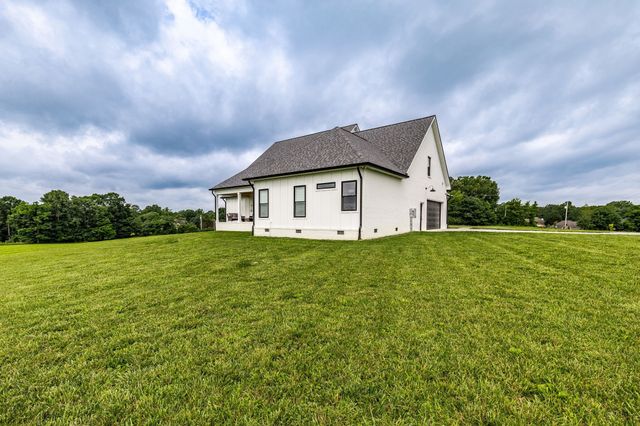 1031 Kennedy Ln, Cottontown, TN 37048