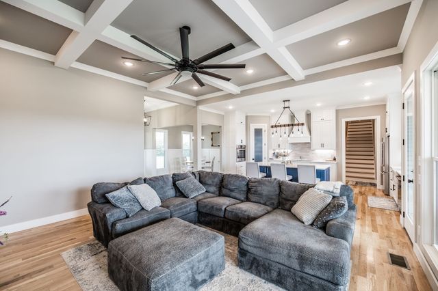 1031 Kennedy Ln, Cottontown, TN 37048