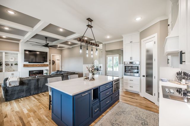 1031 Kennedy Ln, Cottontown, TN 37048