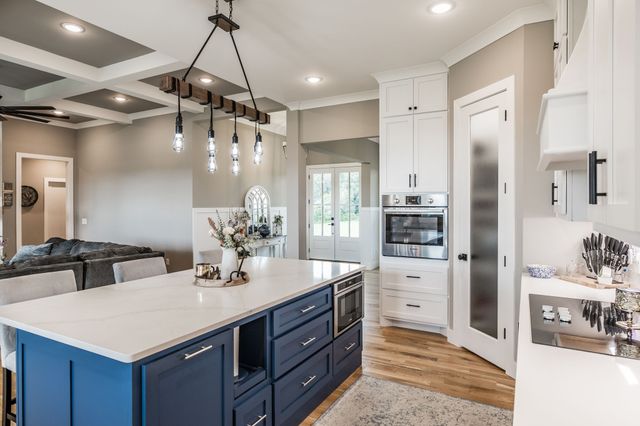 1031 Kennedy Ln, Cottontown, TN 37048