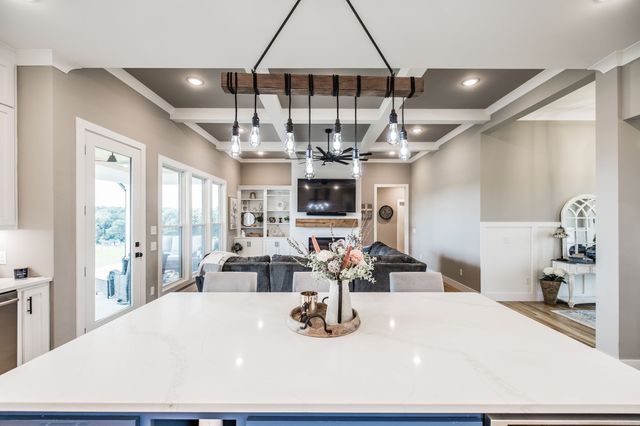 1031 Kennedy Ln, Cottontown, TN 37048