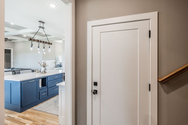 1031 Kennedy Ln, Cottontown, TN 37048