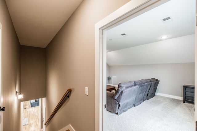 1031 Kennedy Ln, Cottontown, TN 37048