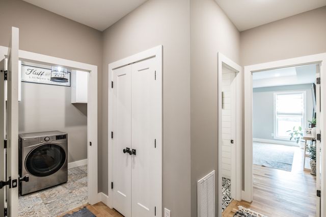 1031 Kennedy Ln, Cottontown, TN 37048