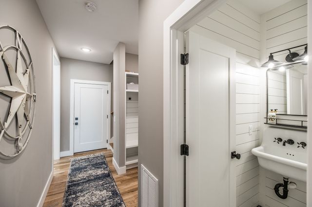 1031 Kennedy Ln, Cottontown, TN 37048