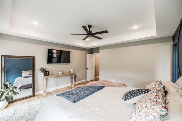 1031 Kennedy Ln, Cottontown, TN 37048