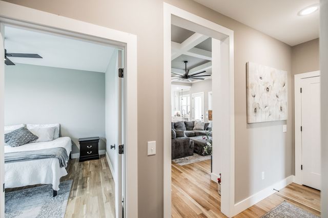 1031 Kennedy Ln, Cottontown, TN 37048