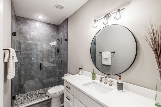 1031 Kennedy Ln, Cottontown, TN 37048