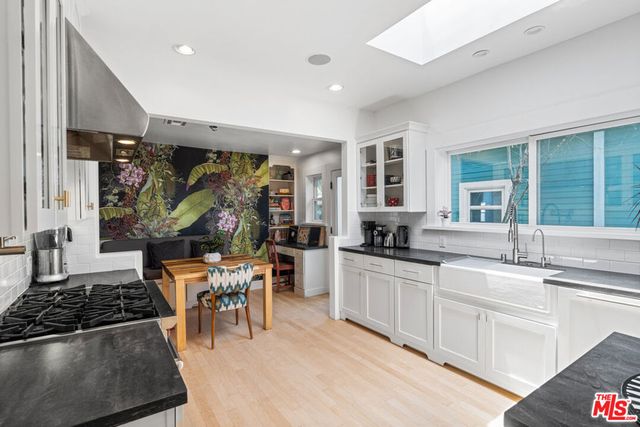 2802 2nd Street, Santa Monica, CA 90405