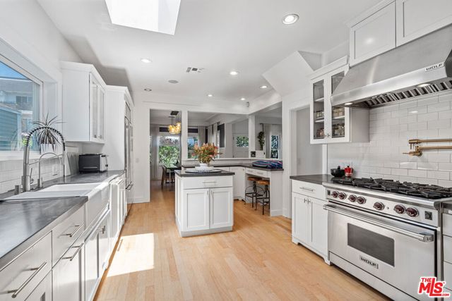 2802 2nd Street, Santa Monica, CA 90405