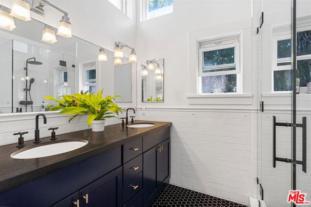 2802 2nd Street, Santa Monica, CA 90405