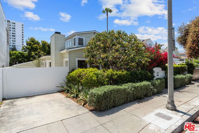 2802 2nd Street, Santa Monica, CA 90405