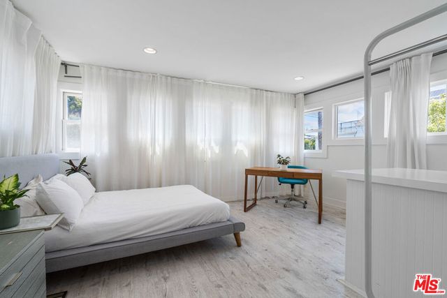 2802 2nd Street, Santa Monica, CA 90405