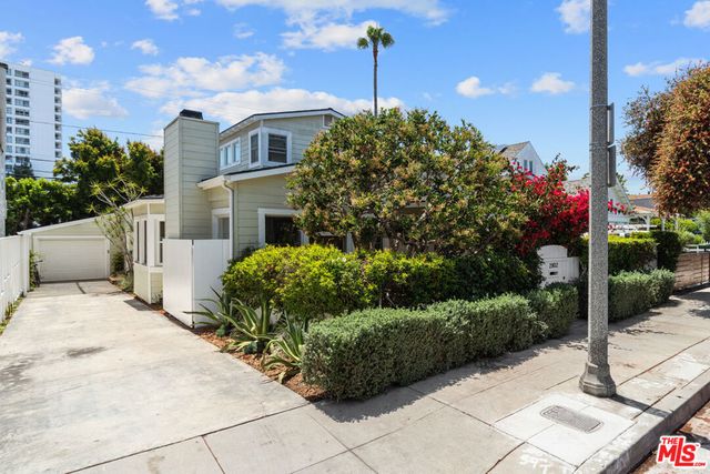 2802 2nd Street, Santa Monica, CA 90405
