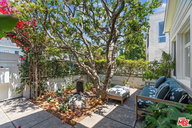 2802 2nd Street, Santa Monica, CA 90405