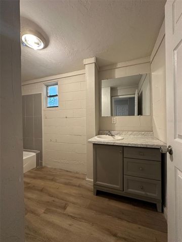 657 NE WALDO ROAD, Gainesville, FL 32641