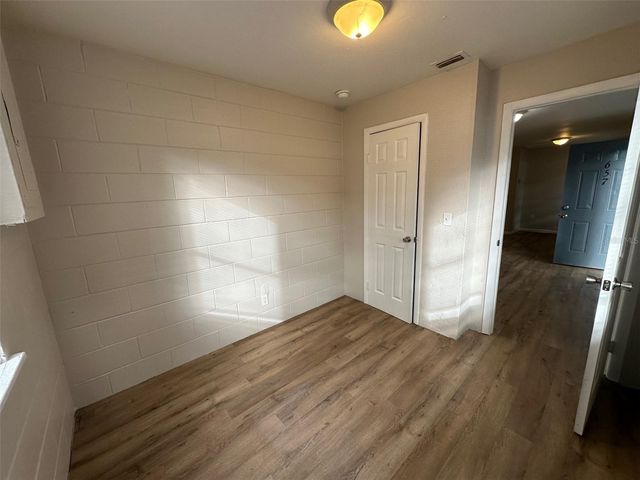 657 NE WALDO ROAD, Gainesville, FL 32641