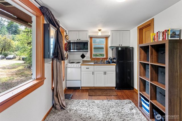 623 208th Avenue NW, Lakebay, WA 98349