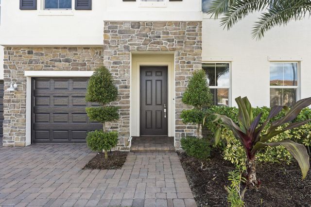 12434 NW Lynch Lane, Port St Lucie, FL 34987