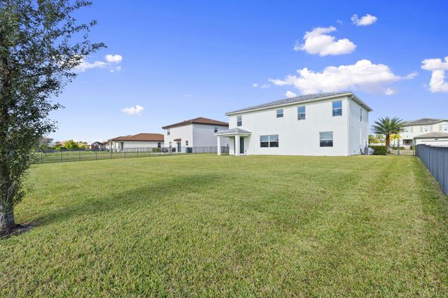 12434 NW Lynch Lane, Port St Lucie, FL 34987