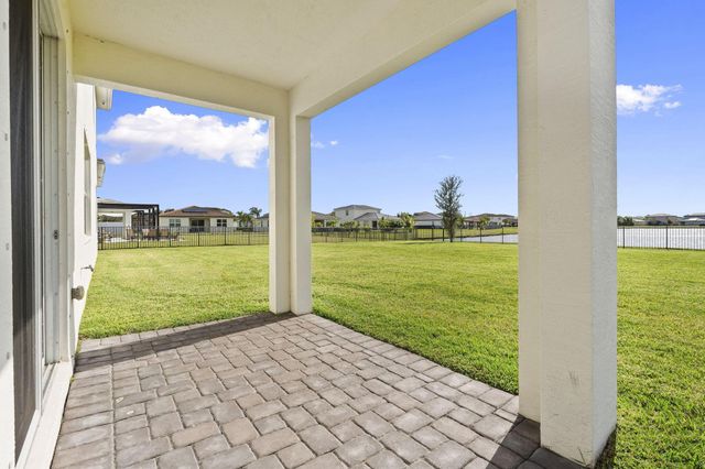 12434 NW Lynch Lane, Port St Lucie, FL 34987