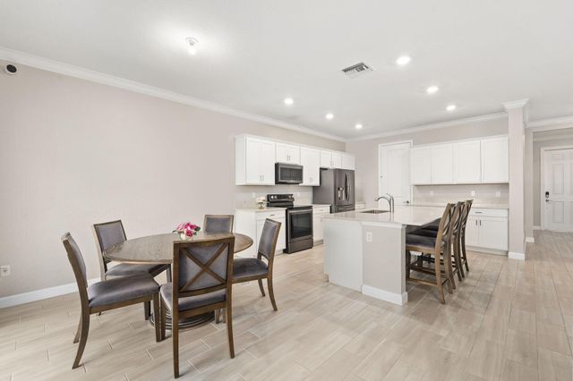 12434 NW Lynch Lane, Port St Lucie, FL 34987